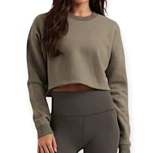 Vuori Restore Crop Sweatshirt Crew Neck Size Medium